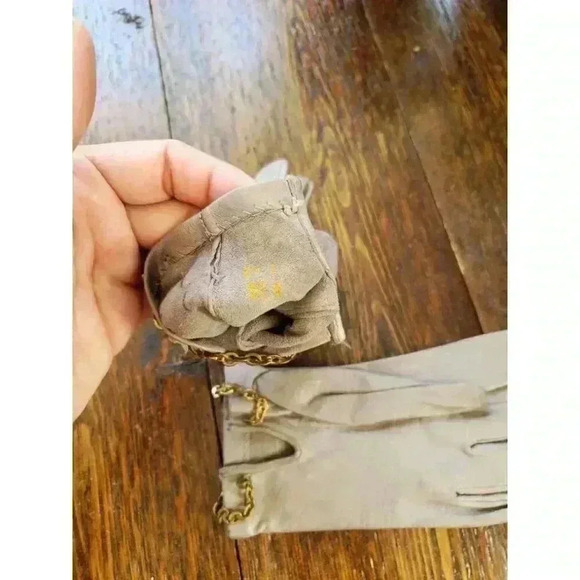 Gray leather Grandoe Glove womens driving gloves size 6 1/2 metal greige short‎ - Picture 6 of 6